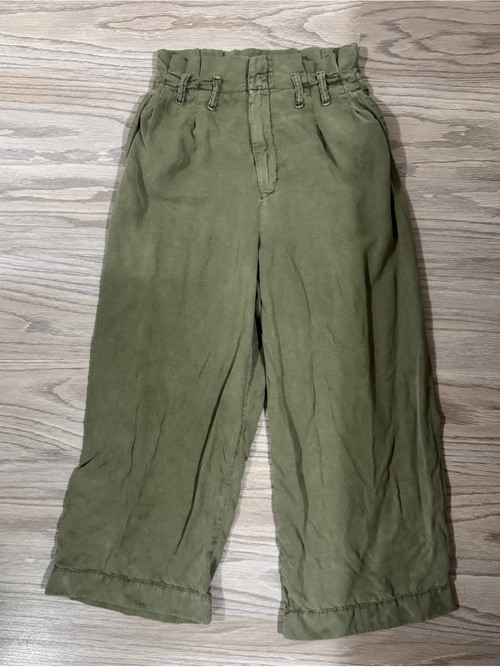 Anthropologie CottageCore Olive Green Pleated Wide Leg Pants Boho Woman’s Size 2